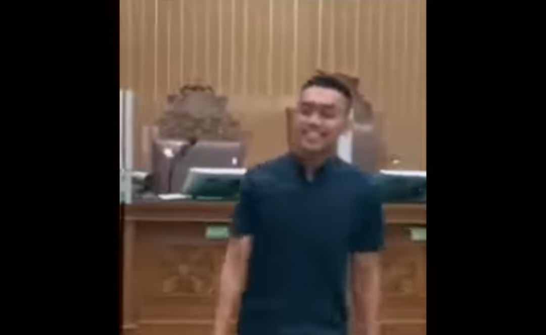 Mario Dandy Keciduk Senyum-senyum Saat Sidang, Netizen: 'Dia Piskopat'