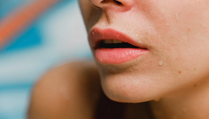 5 Cara Atasi Bibir Hitam, Cepat Hindari Kandungan Ini Pada Lipstikmu!