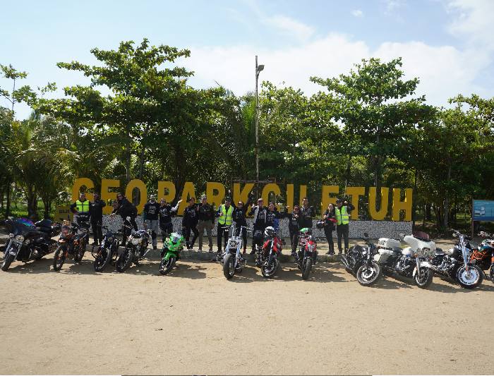 Komunitas Married Couples Motorbike Club, Turing Bareng Pasangan ke Geopark Ciletuh