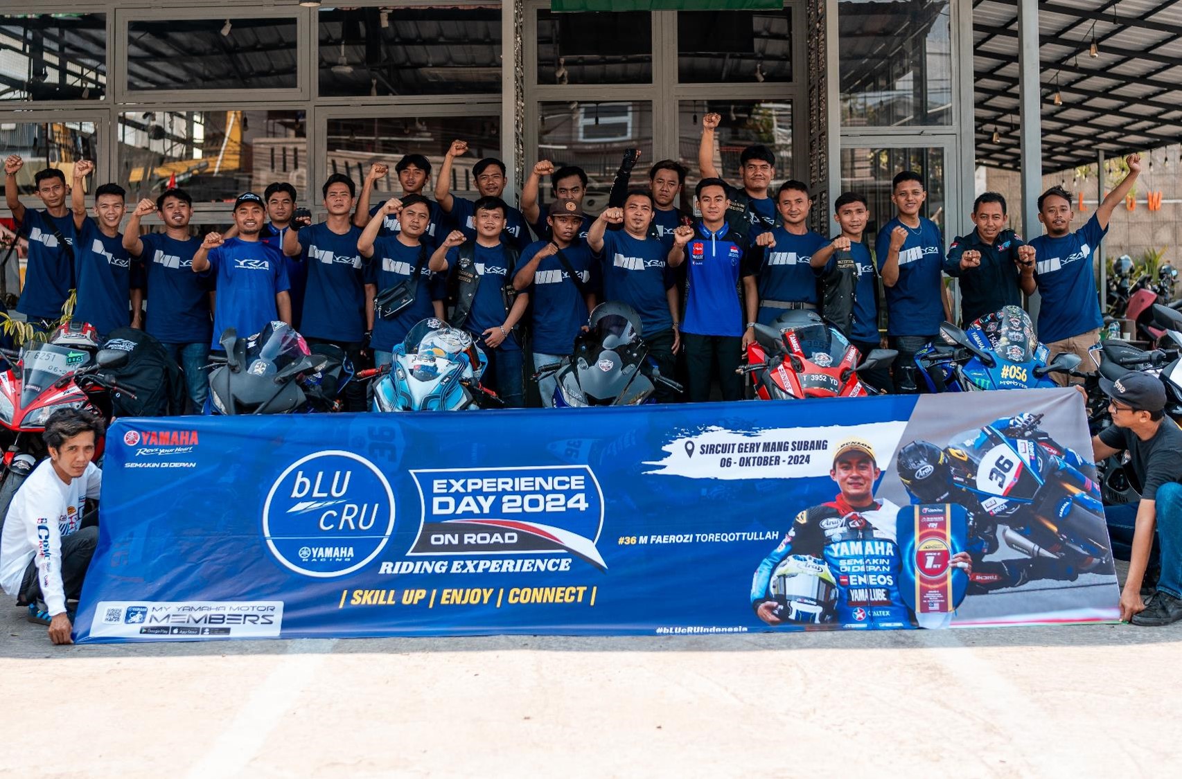 Upgrade Teknik Berkendara, Perdana Jajal R15 Connected Bareng Pebalap Yamaha Racing Indonesia di Subang