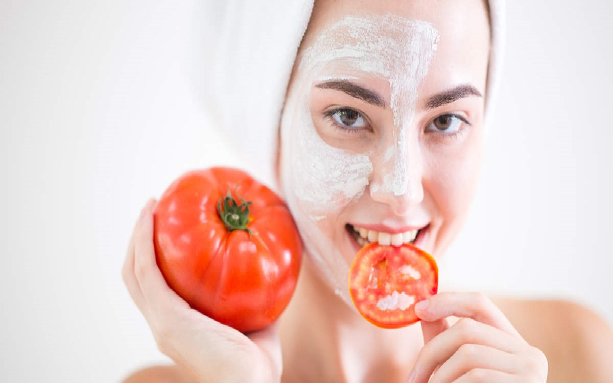 Ampuh Obati Jerawat, Begini Cara Aplikasikan Masker Tomat ke Wajah dengan Benar