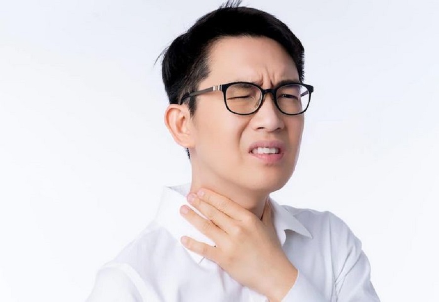 8 Cara Menyembuhkan Tenggorokan yang Terasa Gatal dan Batuk-batuk