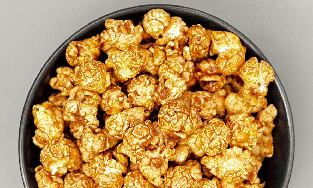 Resep Popcorn Caramel Ala Bioskop yang Manis dan Lezat, Cocok untuk Camilan Anak di Rumah!