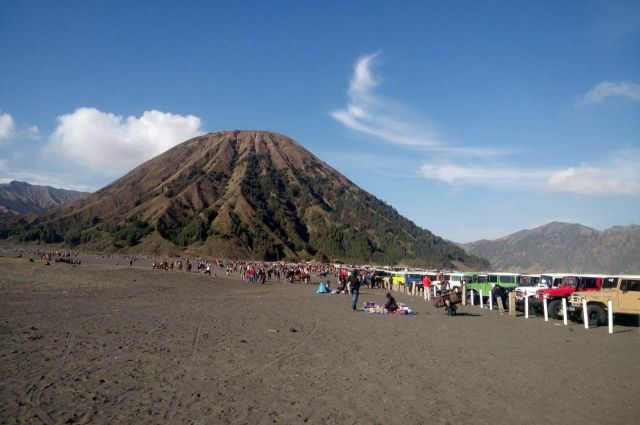 Gunung Bromo Ramai Dikunjungi Wisatawan Saat Libur Idul Adha 1445 H