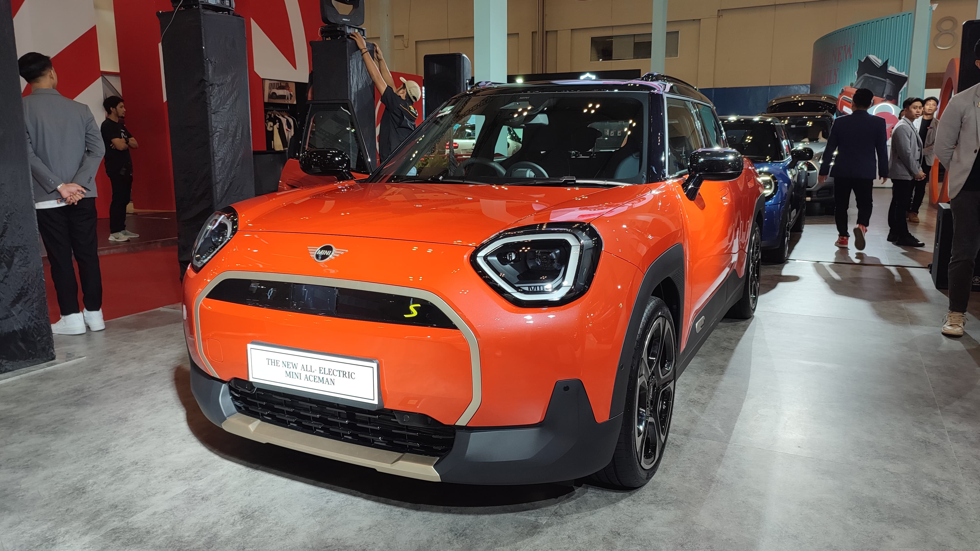 Mini Indonesia Hadirkan First-Ever Aceman dan 5-Door di Gaikindo Jakarta Auto Week 2024