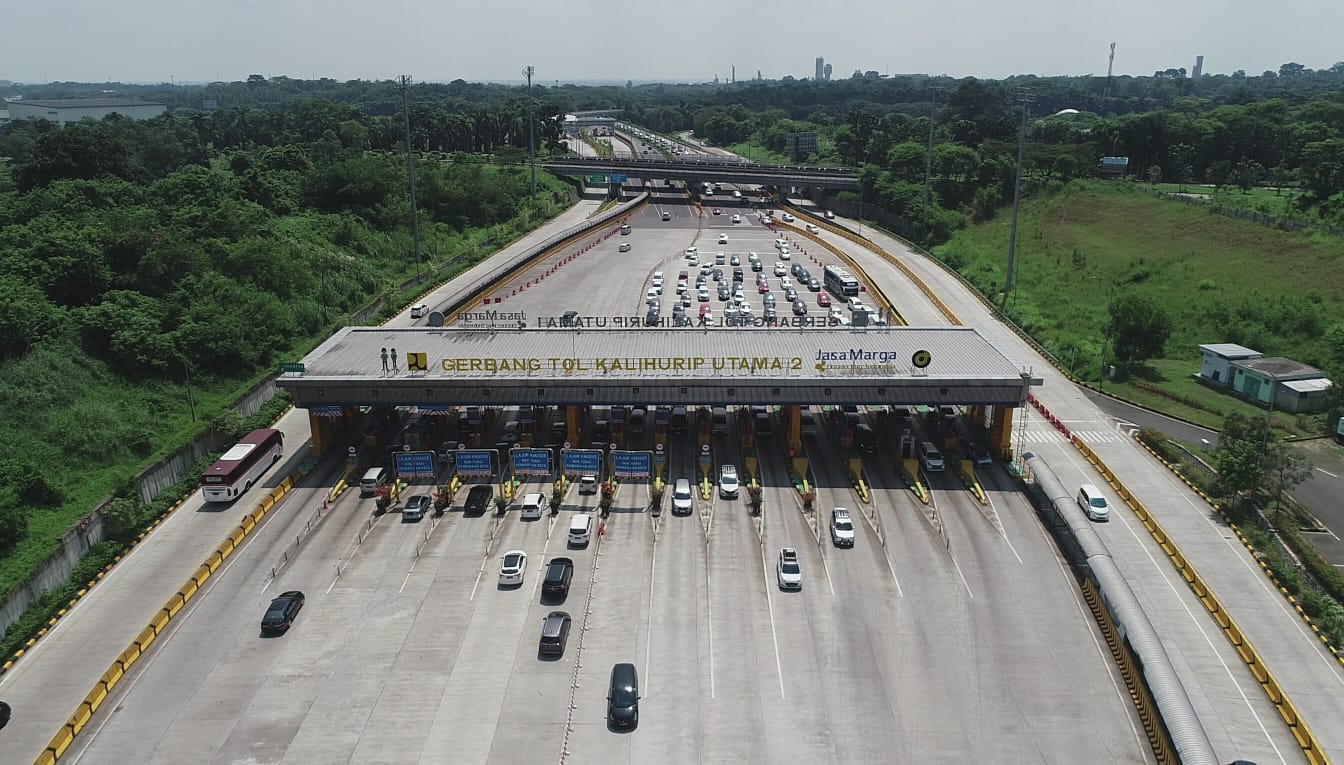 H-1 Libur Panjang Terpantau Masih Terjadi Peningkatan Lalin di Ruas Tol Metropolitan