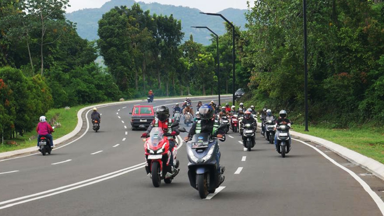 Tips Berkendara #Cari_aman dengan Sepeda Motor di Musim Liburan