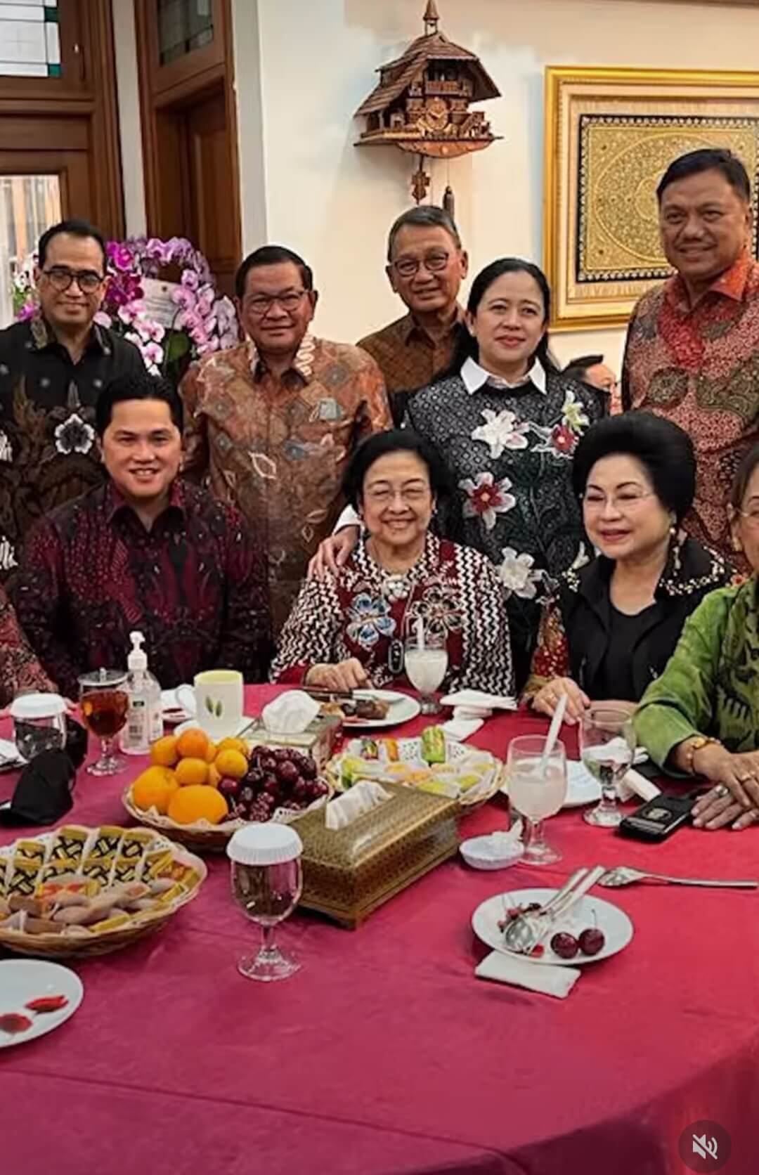 Ini Isyarat Tersembunyi Megawati Berikan Potongan Pertama Kue Ultah ke 3 Tokoh Spesial