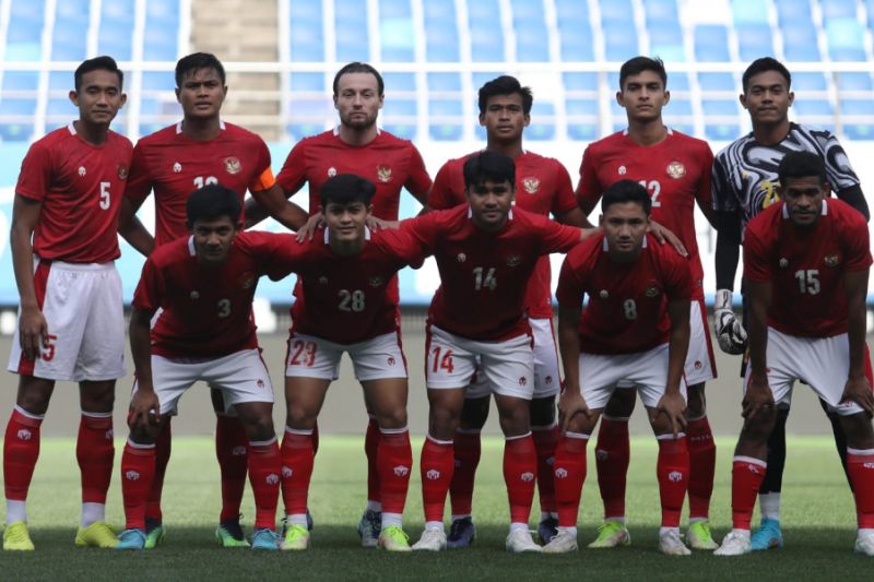 Ribuan Pencinta Bola Rela Antre untuk Dapatkan Tiket Laga Vietnam vs Indonesia 