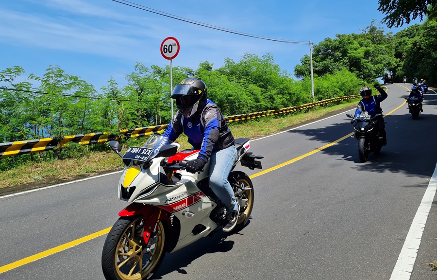All New R15 Connected Eksplorasi Keindahan Lombok Lewat Turing bLU cRU Fun Riding Road to Mandalika