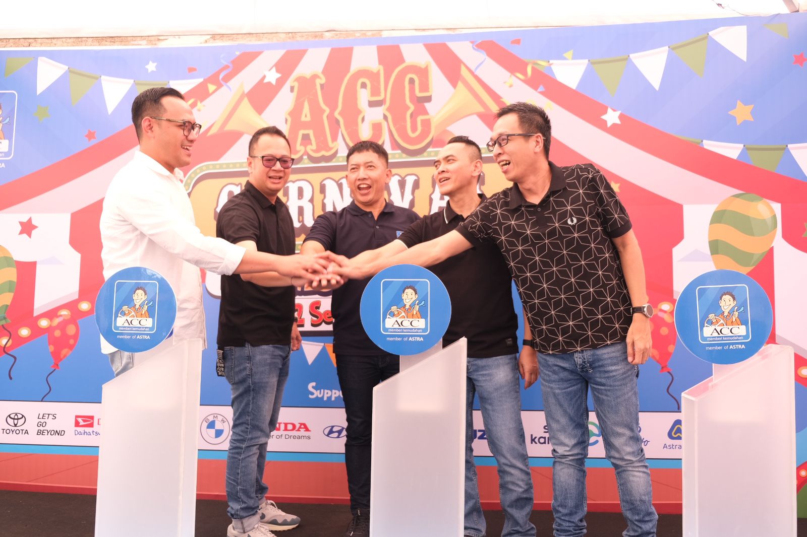 Gelar Carnival di Bandung, ACC Tawarkan Bunga Nol Persen