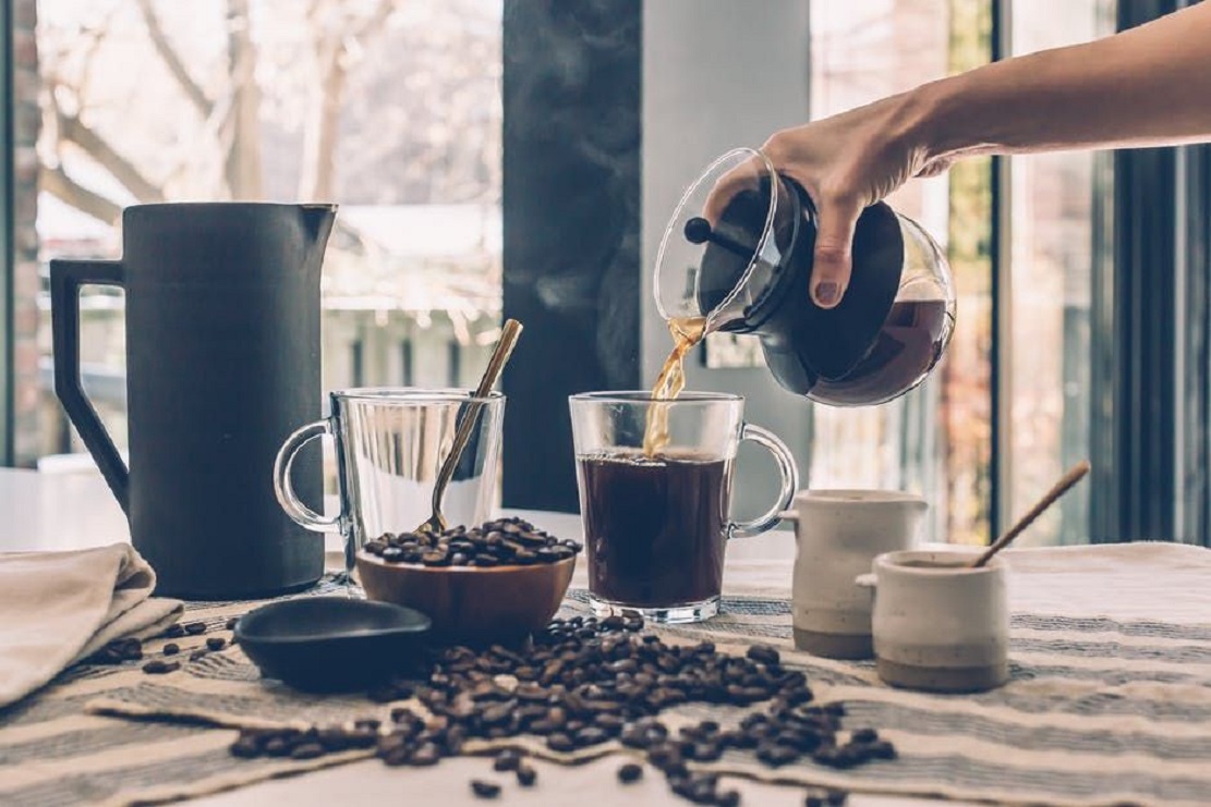 Lebih Enak Mana: Kopi Pahit atau Kopi Manis? Simak Jawabannya di Sini