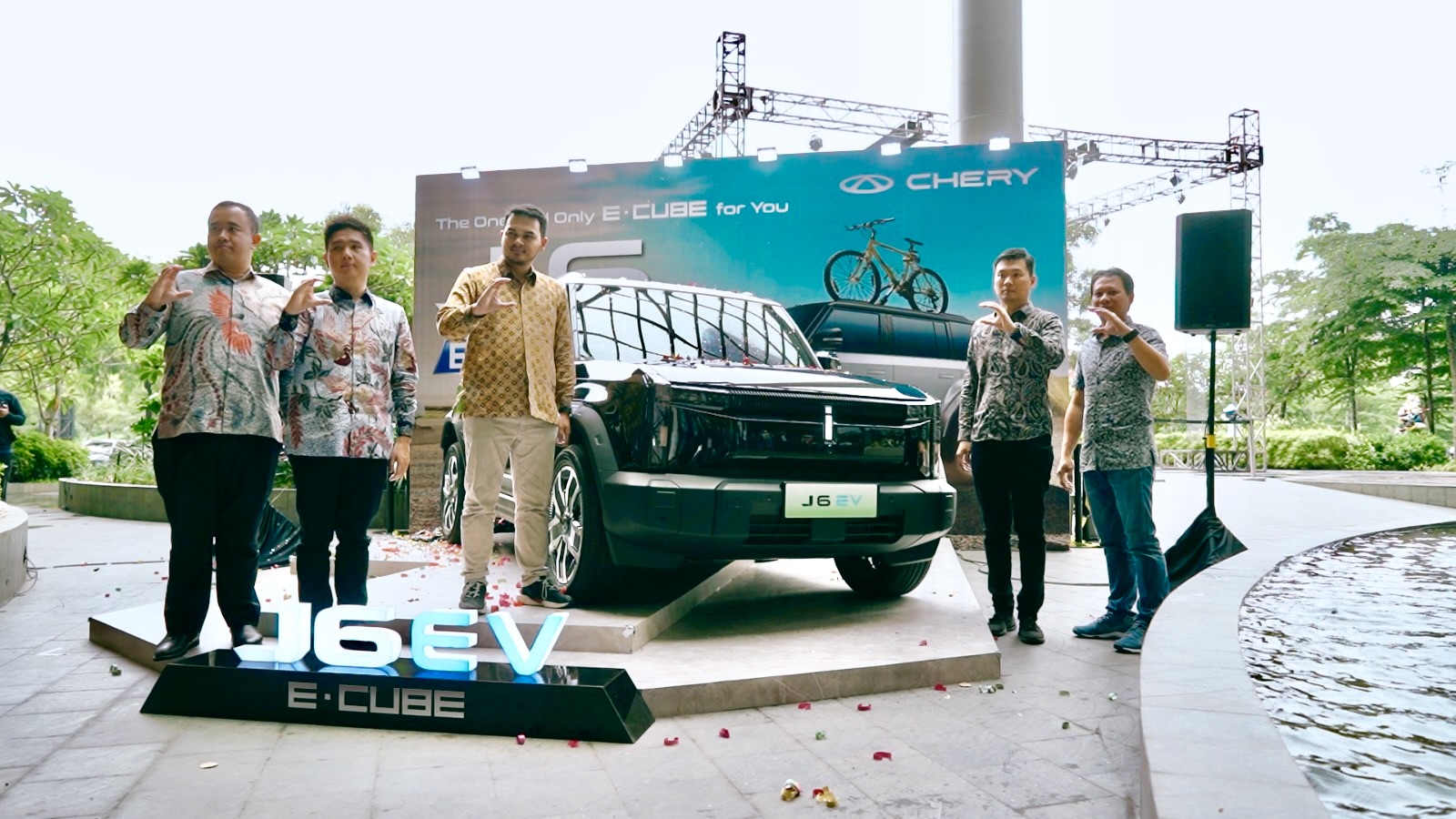 SUV Listrik Off-road Pertama di Indonesia, Chery J6 Resmi Menyapa Konsumen Surabaya