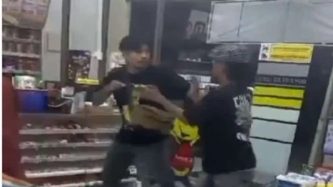Video Viral Rudy Golden Boy Cekcok dengan Dua Pemuda di Minimarket Tangerang