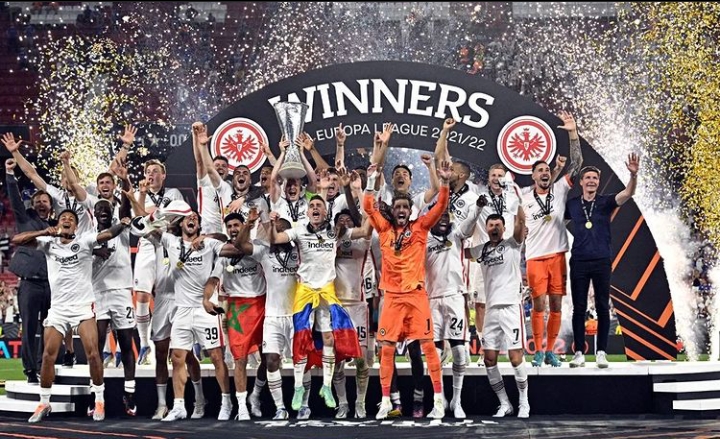 Drama Adu Penalti Bawa Frankfurt Juara Liga Europa