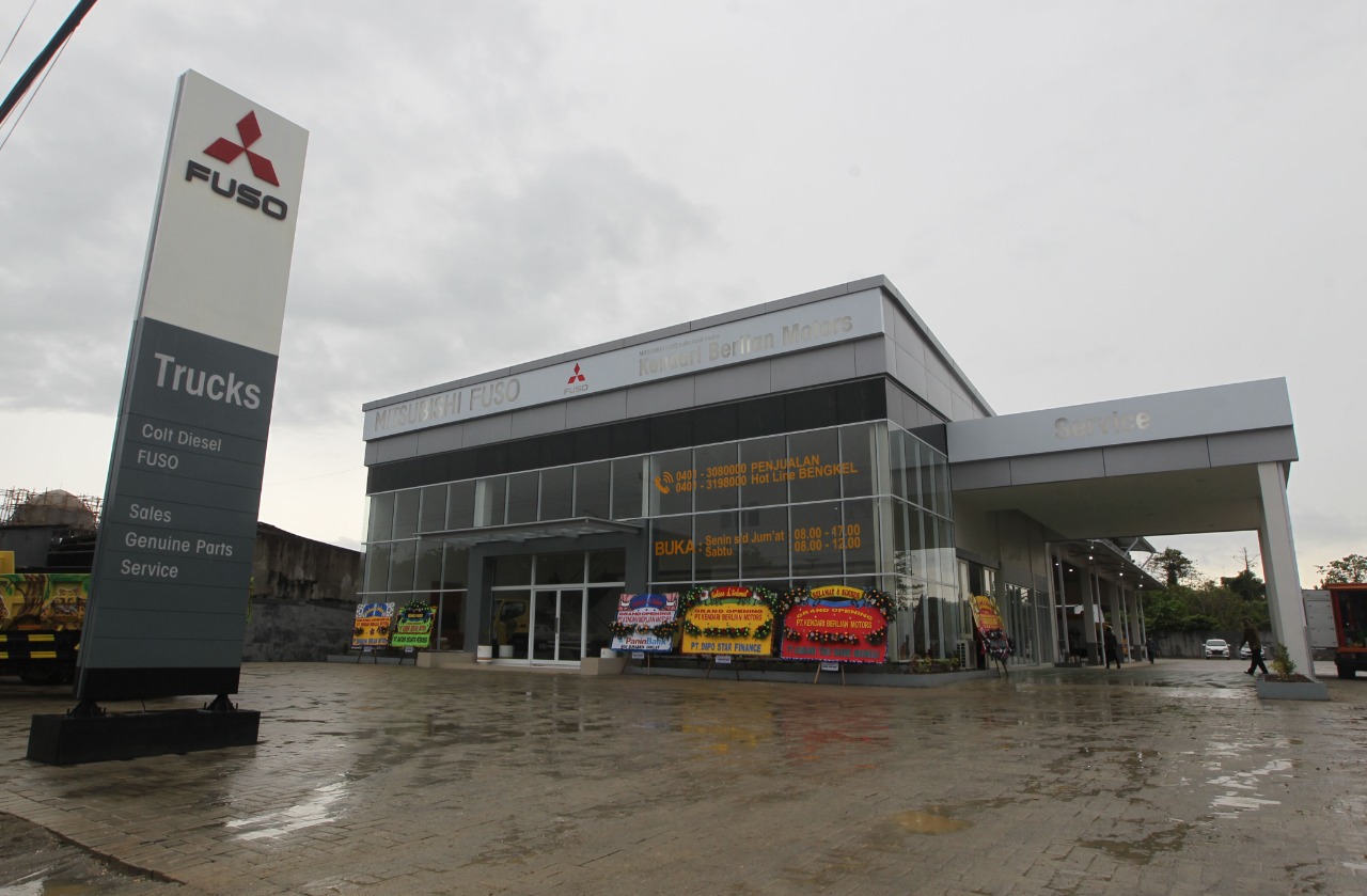 KTB Buka Dealer Mitsubishi Fuso di Kendari, Andalkan Truk Tipe Ini Buat Garap Pertambangan
