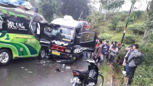 Innalillahi, Bus Pariwisata Asal Garut Tabrak 2 Pengendara Motor di Purworejo Hingga Tewas!