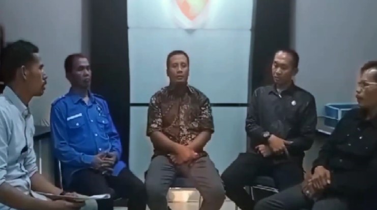 Kasus Guru Honorer Supriyani Makin Membingungkan: Pernyataan Kades Rokiman Soal Uang Damai Rp 50 Juta di 2 Video Beda-Beda