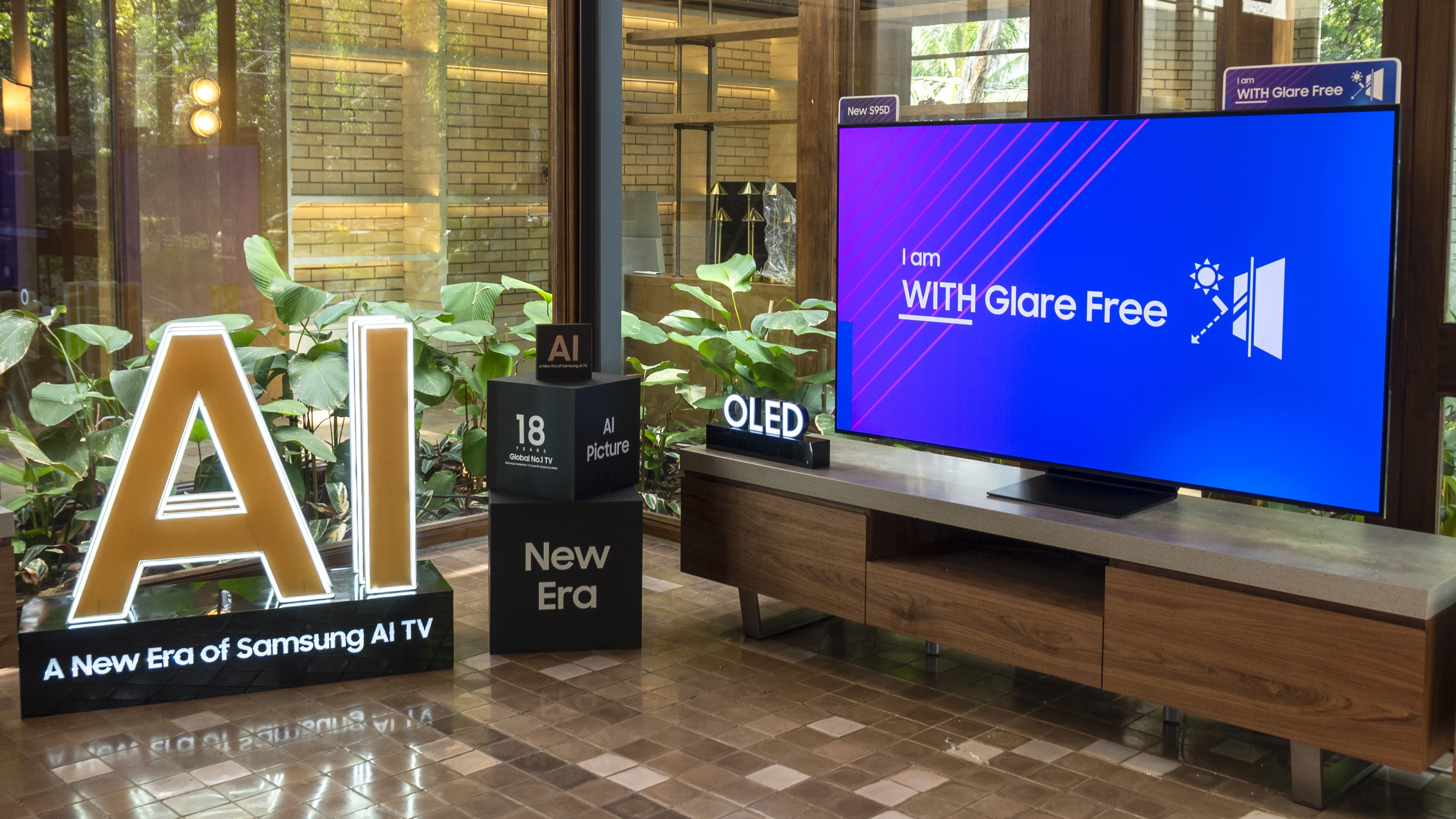 Samsung OLED TV Semakin Wow dengan AI dan Layar Bebas Pantulan