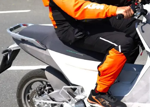 Spy Shot: Diduga KTM Uji Coba Skuter Listrik Berdesain Sporty, Siap Pikat Hati Motormania 