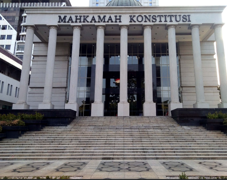 TOK! Ridwan Mansyur Dilantik Jadi Hakim MK yang Baru