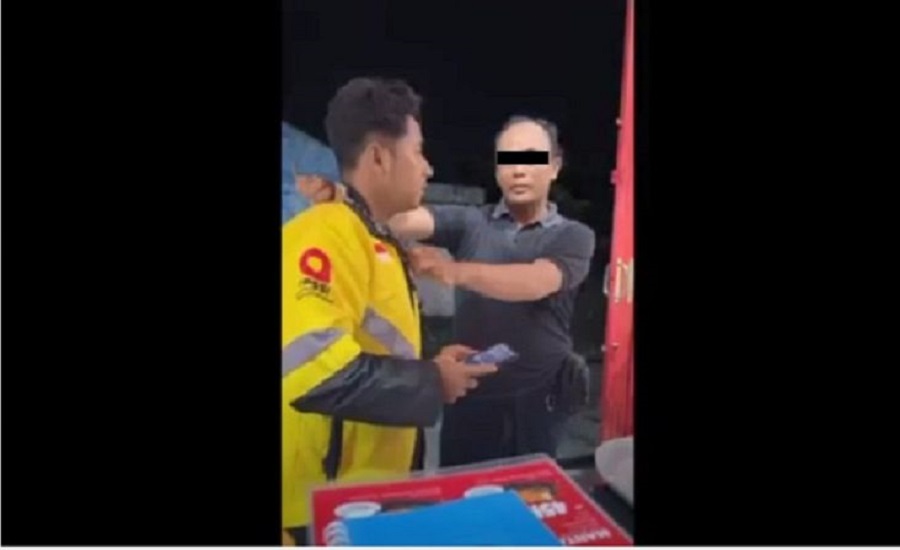 Waduh! Viral Seorang Security Restoran di Banjarbaru Bentak Driver Ojol
