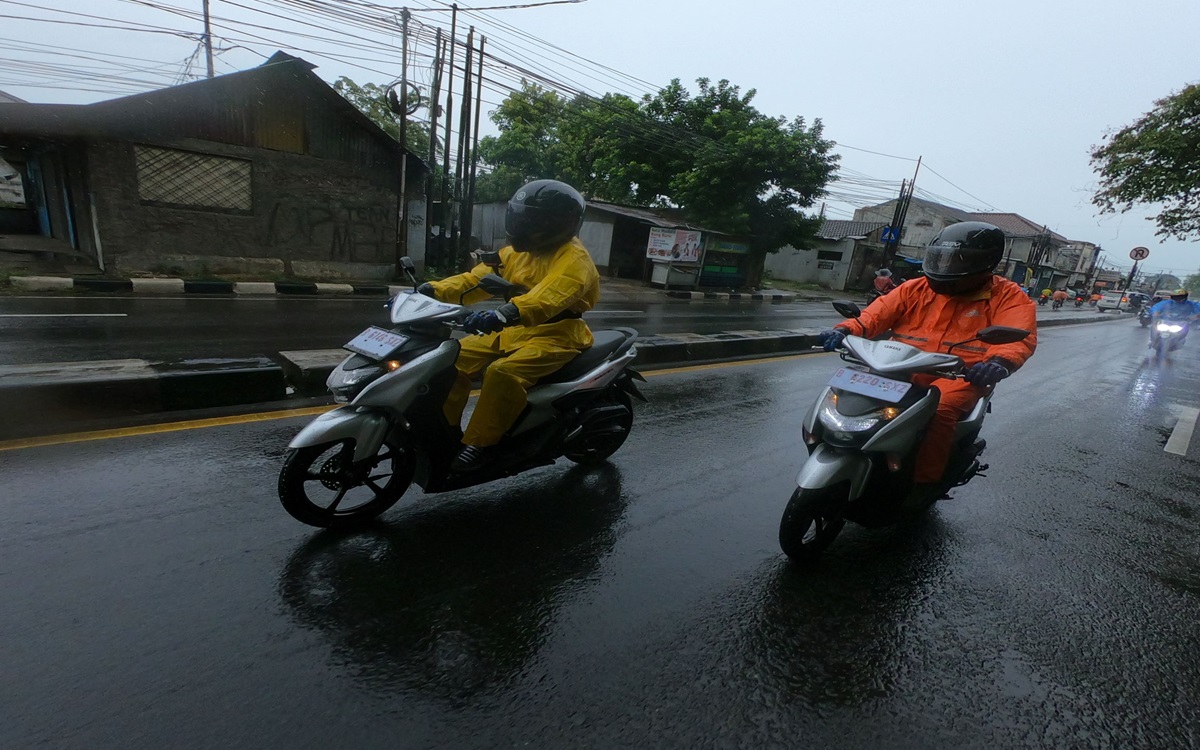 Yamaha DDS 3 Berbagi Tips Berkendara Sepeda Motor Saat Hujan