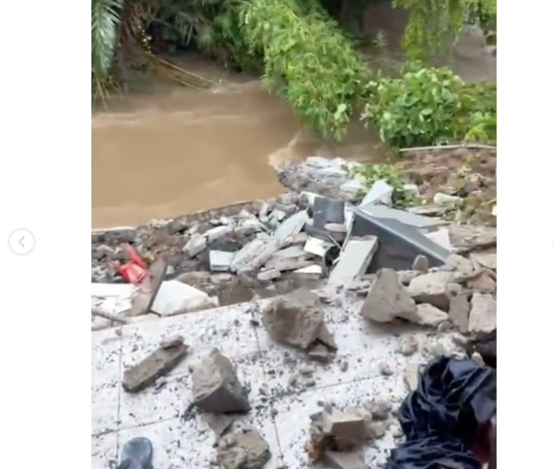 Viral di Media Sosial, Kisah Pilu Keluarga Baru Pindah Rumah di Perumahan Dekat Sungai: Rumah Hancur karena Longsor!