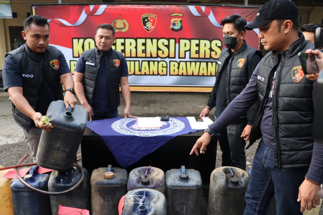 Polisi Amankan 2 Pelaku Penimbunan 7,7 Ton BBM Subsidi