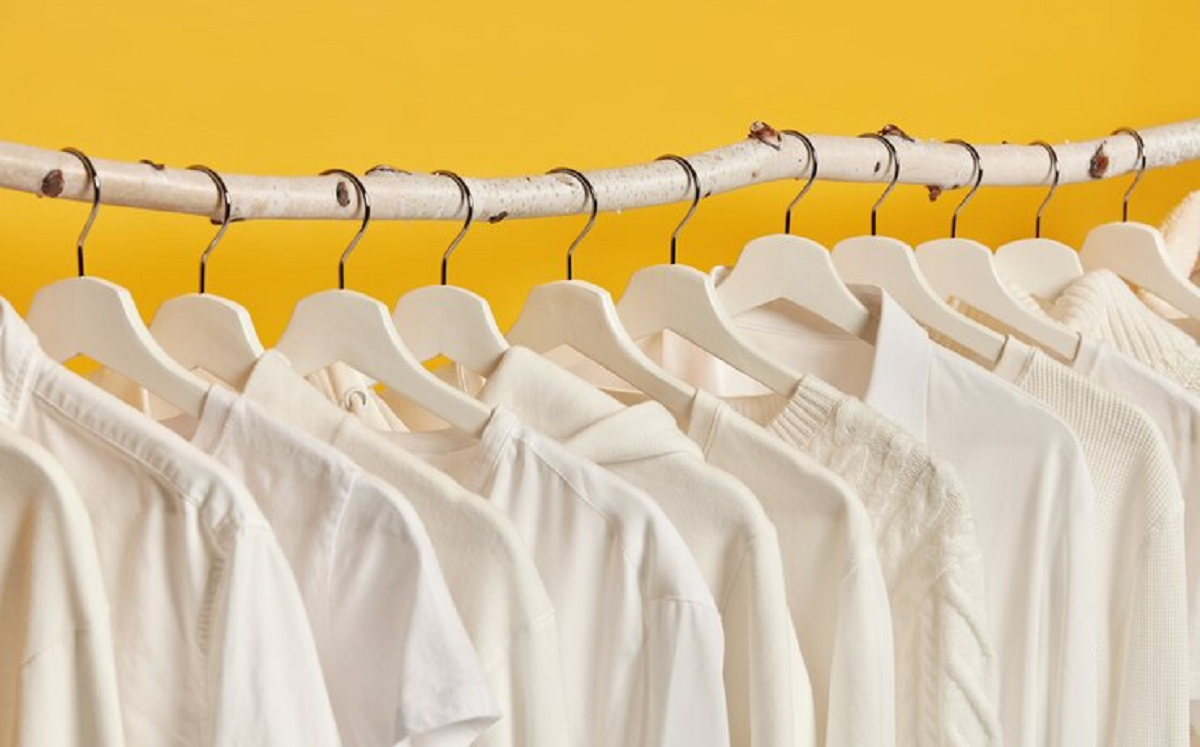 Bingung Cara Cuci Baju Putih Supaya Gak Menguning? Ini 3 Metode yang Tepat