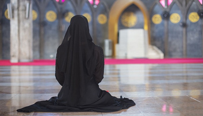 Wanita Lebih Baik Shalat Tarawih di Masjid atau di Rumah? Begini Hukum dan Adabnya