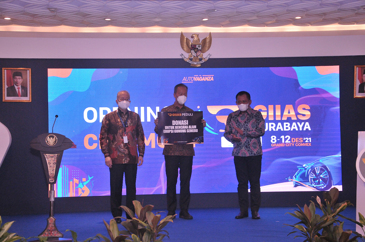 GAIKINDO Donasikan Hasil Penjualan Tiket GIIAS Surabaya 2021 untuk Korban Erupsi Gunung Semeru