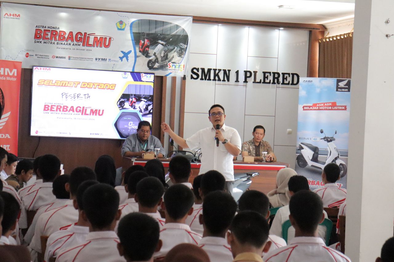 Dukung Generasi Cerdas, AHM Edukasi Teknologi Sepeda Motor Listrik di SMK