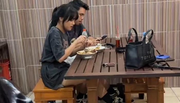 Fuji dan Thariq Halilintar Keciduk Makan Berduaan Pakai Baju Couple, Balikan Nih?