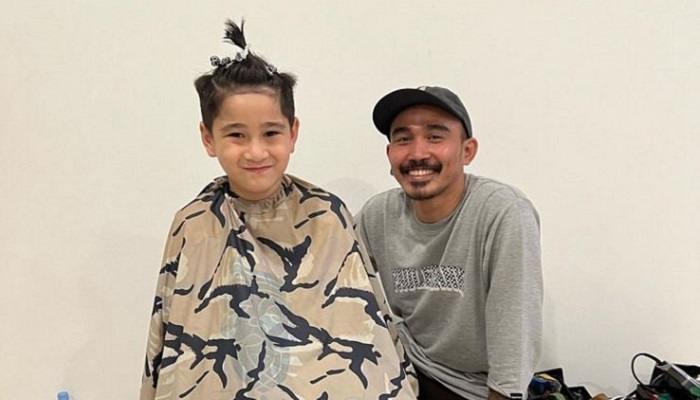Fantastis! Tukang Cukur Rafathar Beli Barang Ini Usai Mencukur Anak Raffi Ahmad, Ternyata Segini Bayarannya