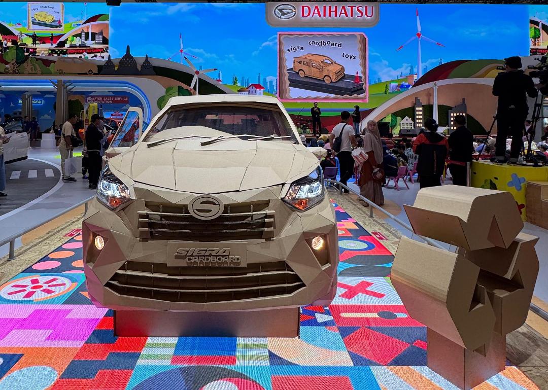 Daihatsu Tampilkan Sigra Cardboard, Karya Seni Unik Terbuat dari Bahan Ramah Lingkungan