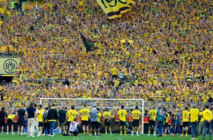 Respect! Meski Gagal Juara, Fans Dortmund Tetap Beri Dukungan; Marco Reus Sampai Terharu