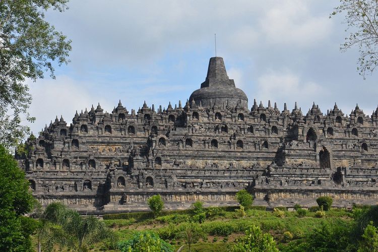 Tarif Tiket Batal Naik, Begini Aturan Baru Masuk Candi Borobudur