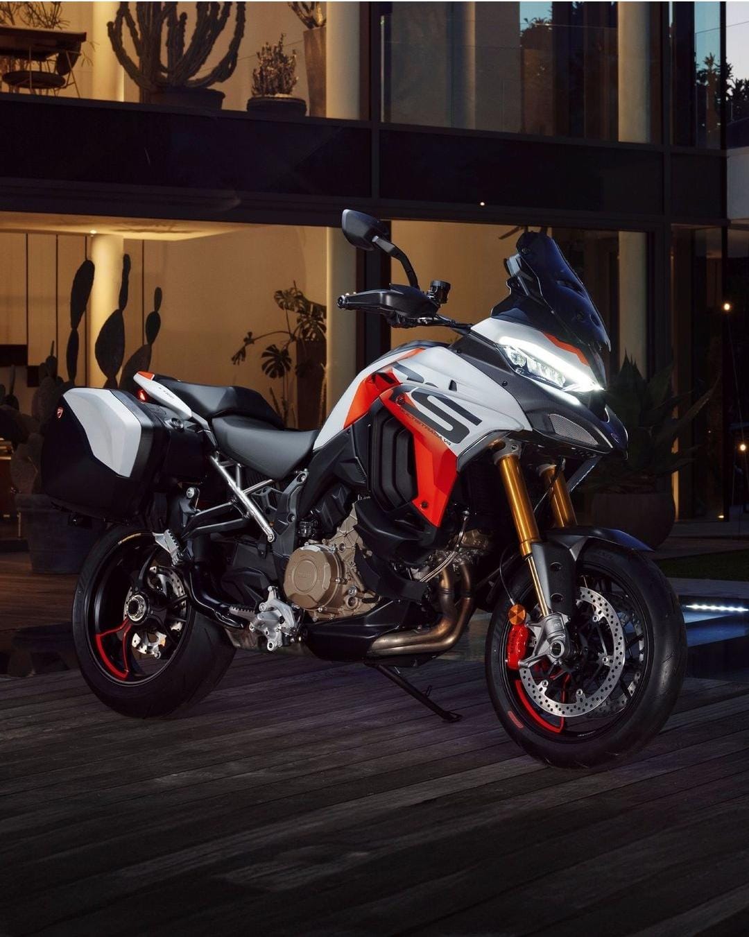 Launching Ducati Multistrada V4 RS: Motor Touring Mesin Superbike Desmosedici Stradale