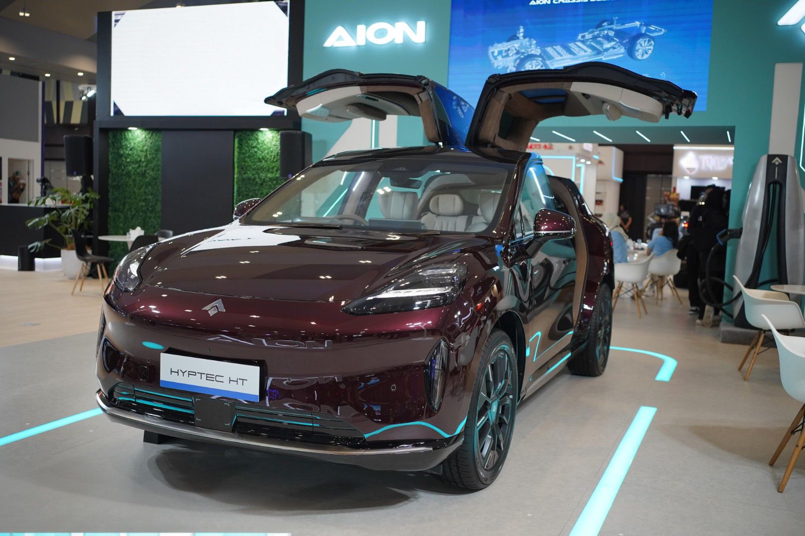 Mobil Listrik AION Hyptec HT Jadi Favorit Pengunjung GIIAS Semarang 2024