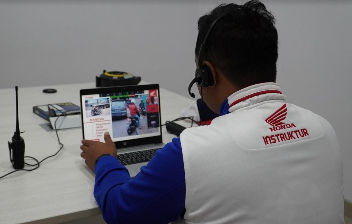 Aksi Duta Cari_Aman AHM: Ajang Lomba Bikin Video Kreatif Buat Pemuda di Indonesia, Hadiahnya Bisa Buat Beli Motor!