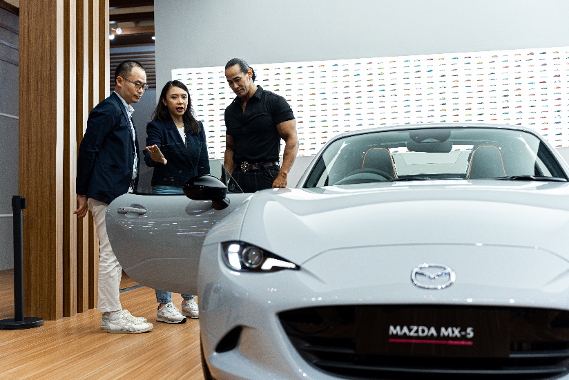 Datang ke Arena GIIAS 2024, Ade Rai Mengaku Pecinta Mazda