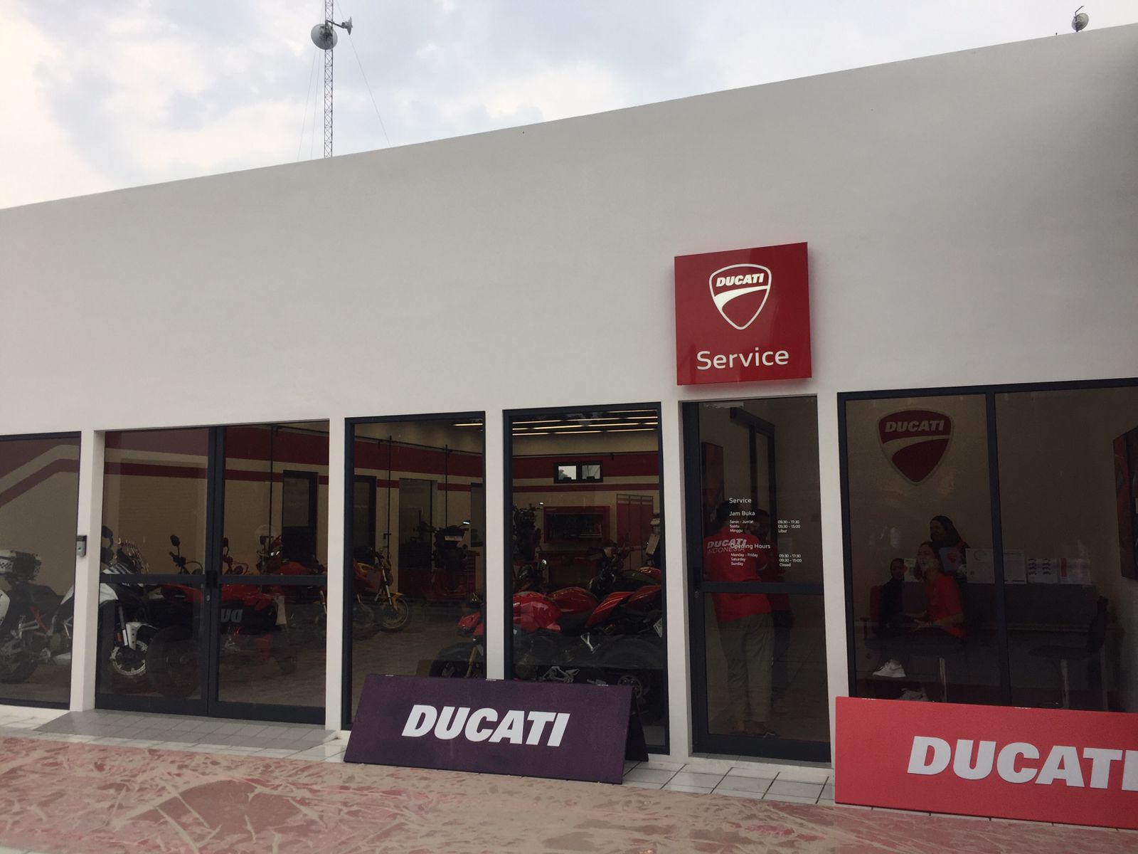 Kini Dipegang Legenda Motor Indonesia, Ducati Resmi Buka Dealer 3S di Indonesia