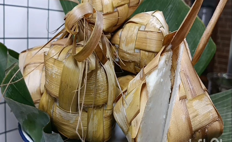 Viral! Menyambut Lebaran Orang Tua Siapkan 7 Ribu Ketupat Tapi Malah Berjamur