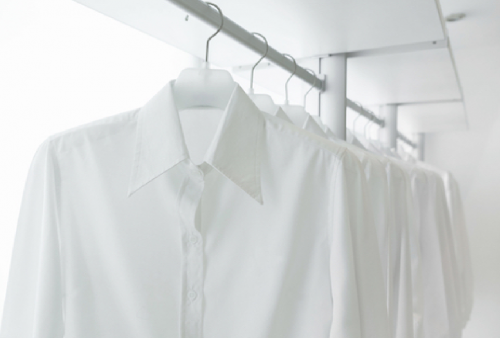 4 Tips Mencuci Pakaian Putih Agar Terhindar dari Noda Kusam