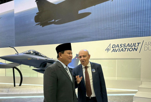 Prabowo Keliling Pameran Paris Air Show 2023 Ditemani Bos Dassault Aviation, Ada Miniatur Jet Rafale Indonesia