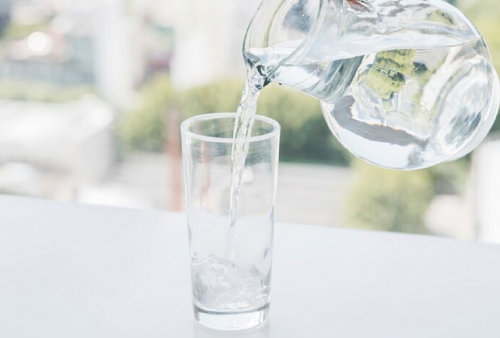 Jangan Tunda-tunda Minum Air Putih, Ini Khasiatnya Buat Tubuh Manusia