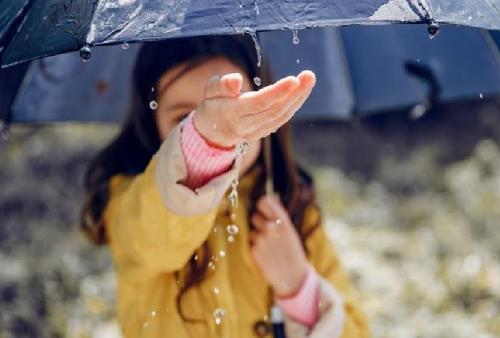 Jangan Sampai Masuk Angin, Ini Tips Menjaga Tubuh Agar Nggak Gampang Sakit di Musim Hujan