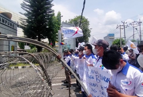 Buruh di Bandung Long March ke Istana, Jelang Aksi Besar-besaran 10 Agustus!