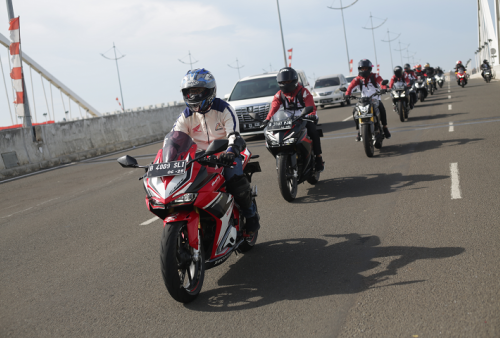 Pembalap Astra Honda Racing Team Riding bareng Honda Community, Jadinya Seru Banget Deh